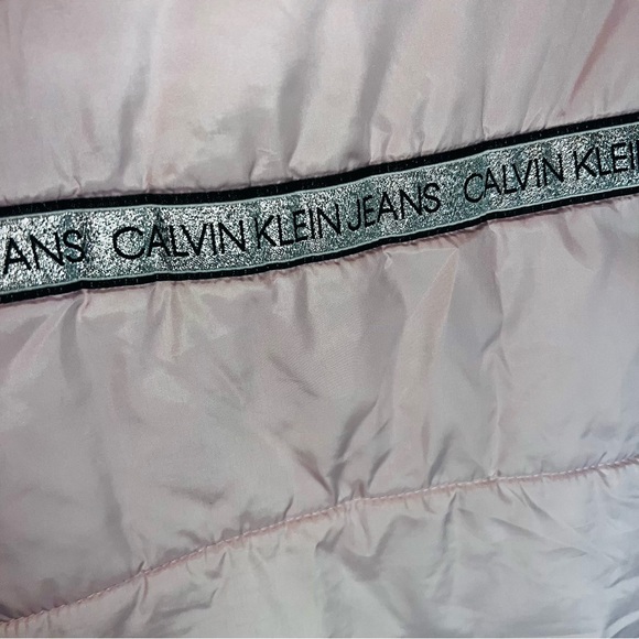 Calvin Klein Jeans Light Pink and Silver Girls Size 6 Puffer Jacket Zip Vest - Picture 5 of 8